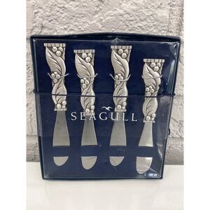 Seagull Pewter Set of 4 Appetizer / Cheese Spreader Knife Grape Pattern